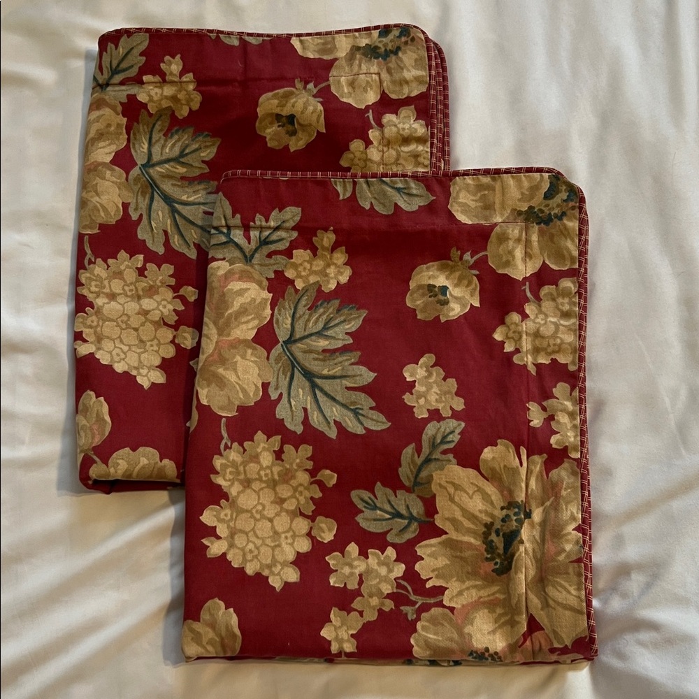 Ralph Lauren Chaps Pillow Shams (2) Elizabeth standard sham in a floral pattern - Picture 7 of 13